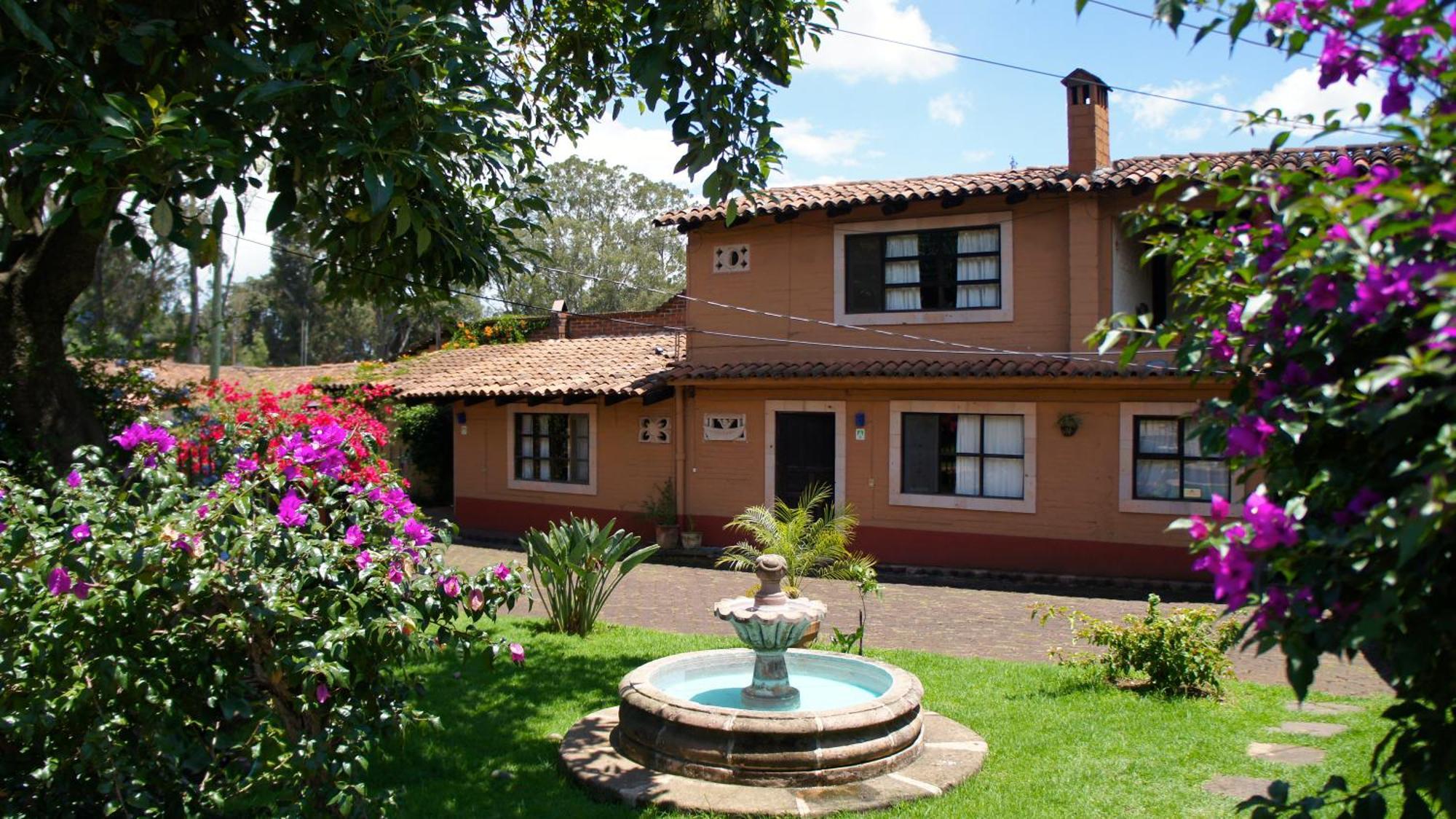 Villa Patzcuaro Garden Hotel Extérieur photo